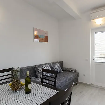 Apartment Zoran Pirovac