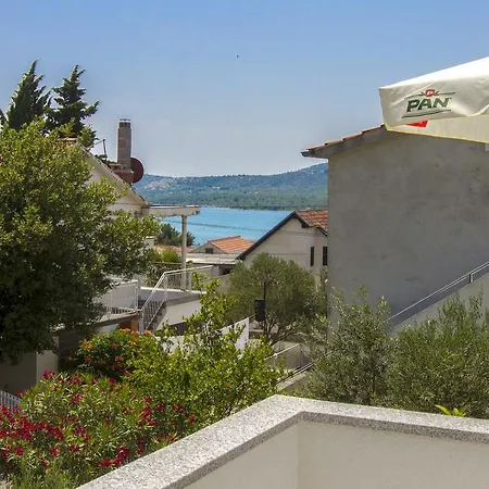 Apartment Zoran Pirovac